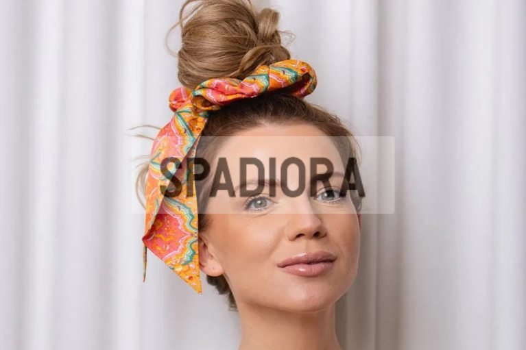 Christmas Must-Haves: The Most Beautiful Accessories To Complete Your Winter Outfits 1 Cosy Scarves That Frame The Whole Look